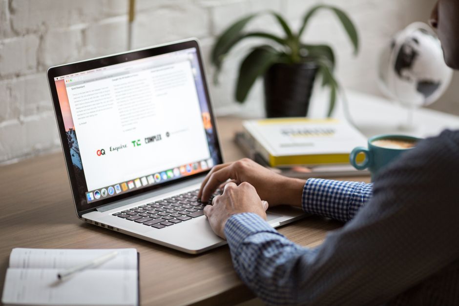How to Use AI to Write Newsletters People Actually Read